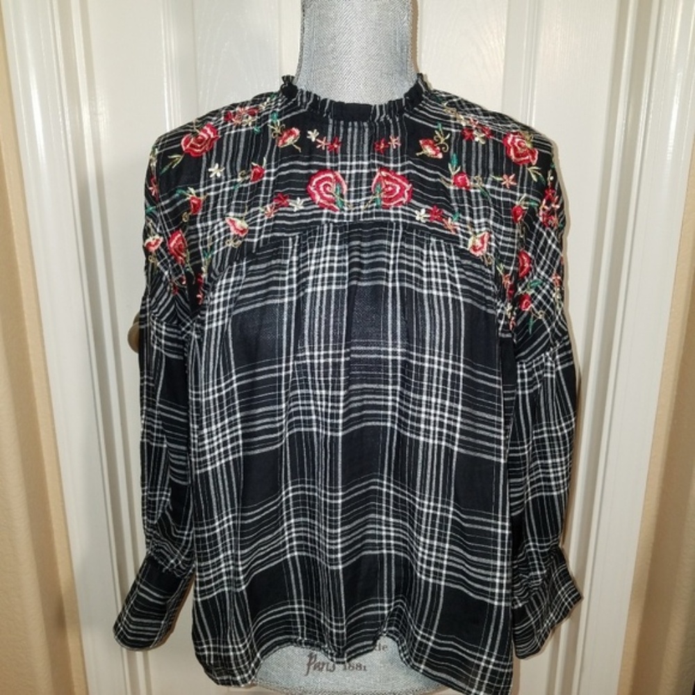 Zara Top with Floral Embroidery Accents